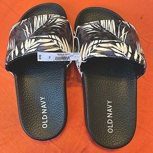New old navy slides for kids size 10-11.